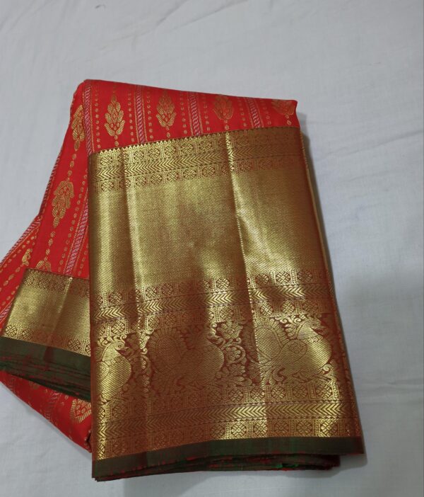 KANJEEVARAM BEAUTIFUL EXCLUSIVE DESIGNS WITH CONTRAST BORDERS - Image 4